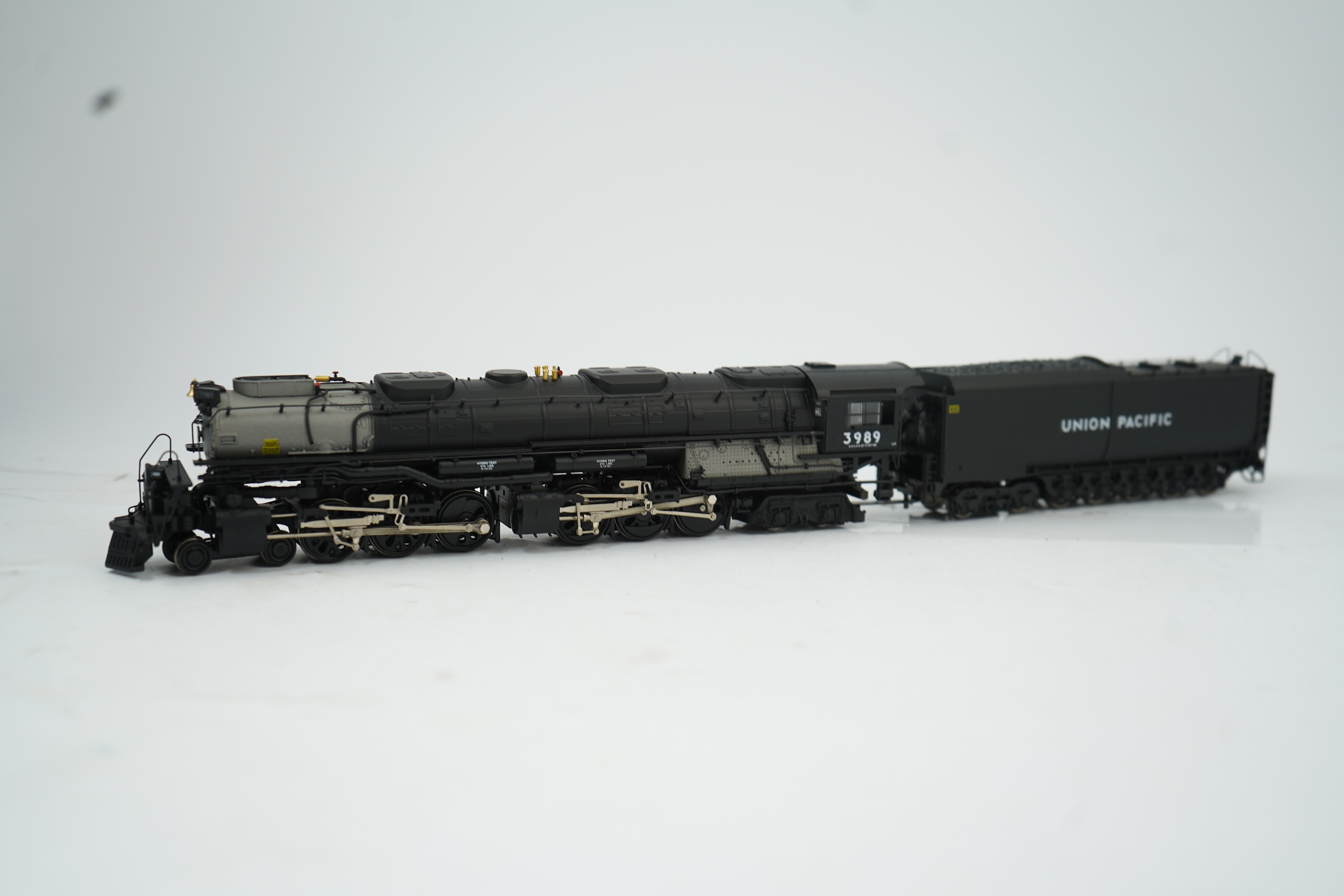 A boxed HO gauge Lionel (6-58001) model of Union Pacific Challenger, 3989, 4-6-6-4 tender locomotive, powered for two rail operation.